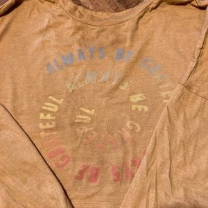 Woman’s cropped shirt